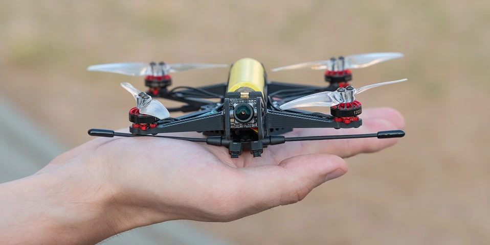 Zautomatyzowane drony mają odstraszać ptaki
